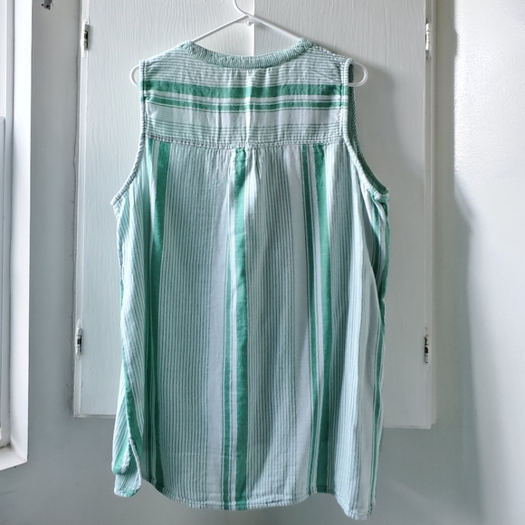 Khakis & Co sleeveless Top - Picture 4 of 5